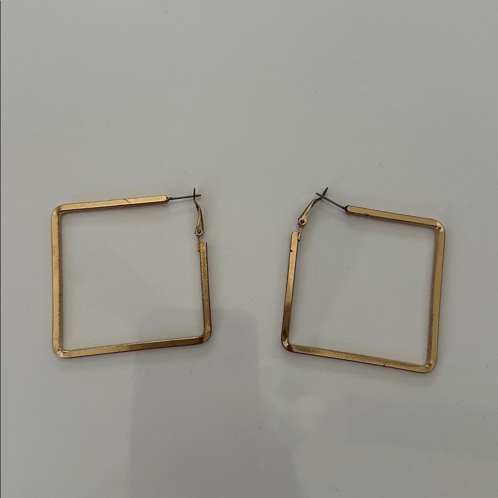 Square shaped earrings